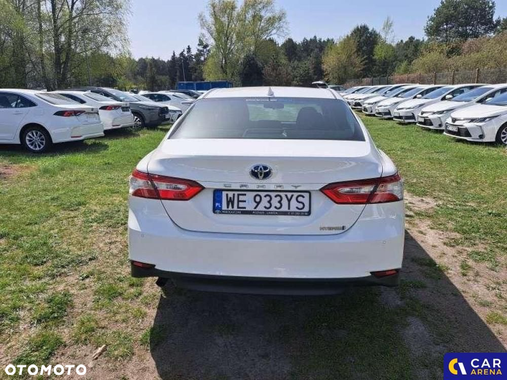 Toyota Camry - 4