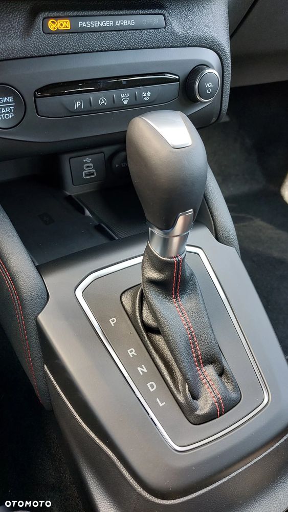 Ford Focus 1.0 EcoBoost mHEV ST-Line X - 13