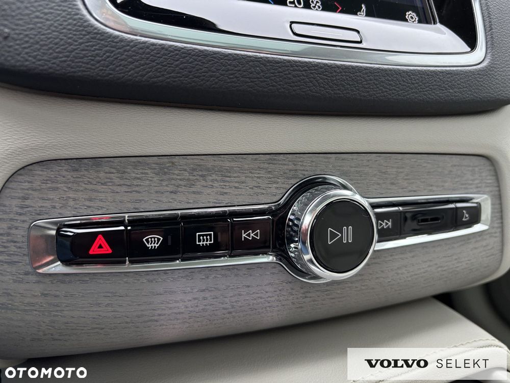 Volvo XC 90 - 23