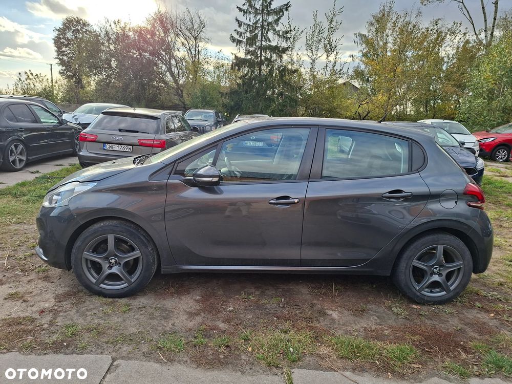 Peugeot 208 - 7