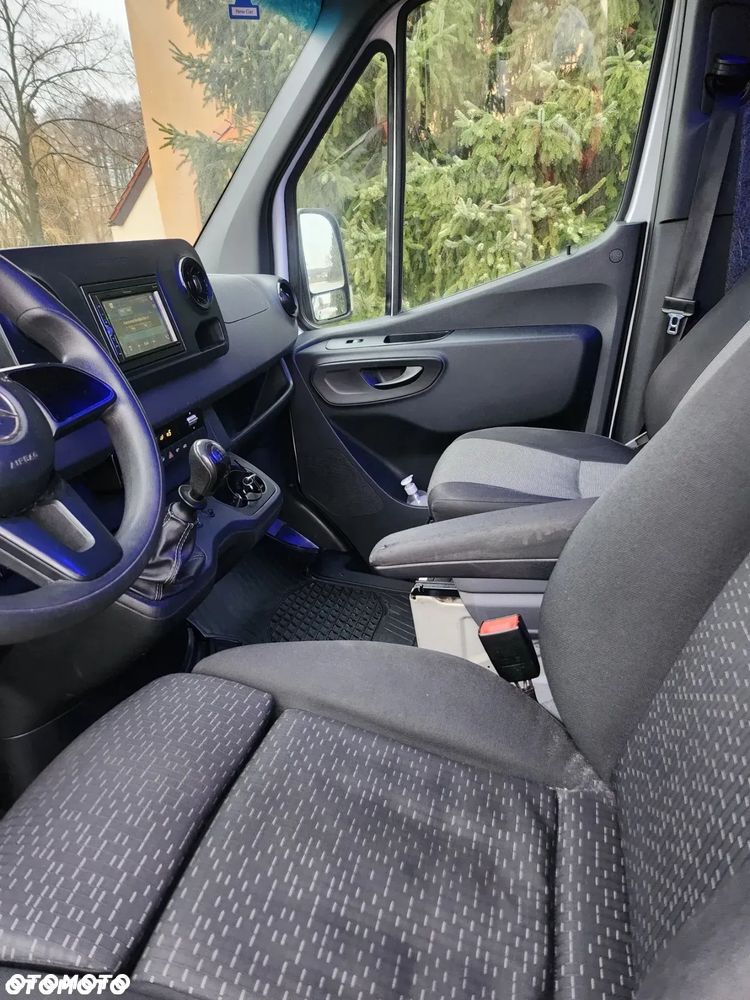 Mercedes-Benz Sprinter - 10