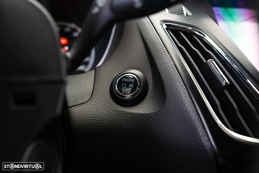 Ford Focus 2.0 EcoBoost ST c/ Pack Pele Desportiva - 46