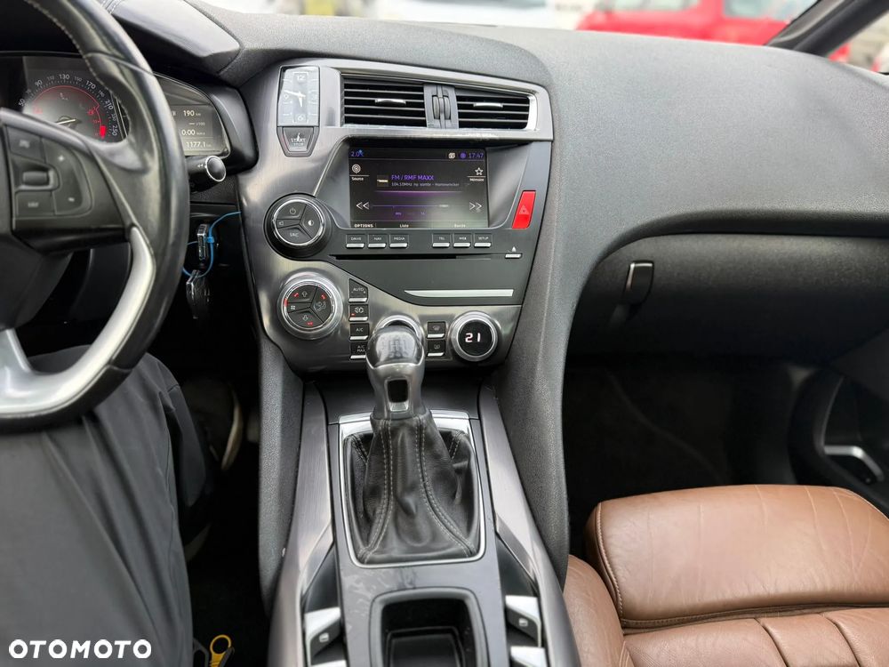 Citroën DS5 BlueHDi 150 Business Class - 11