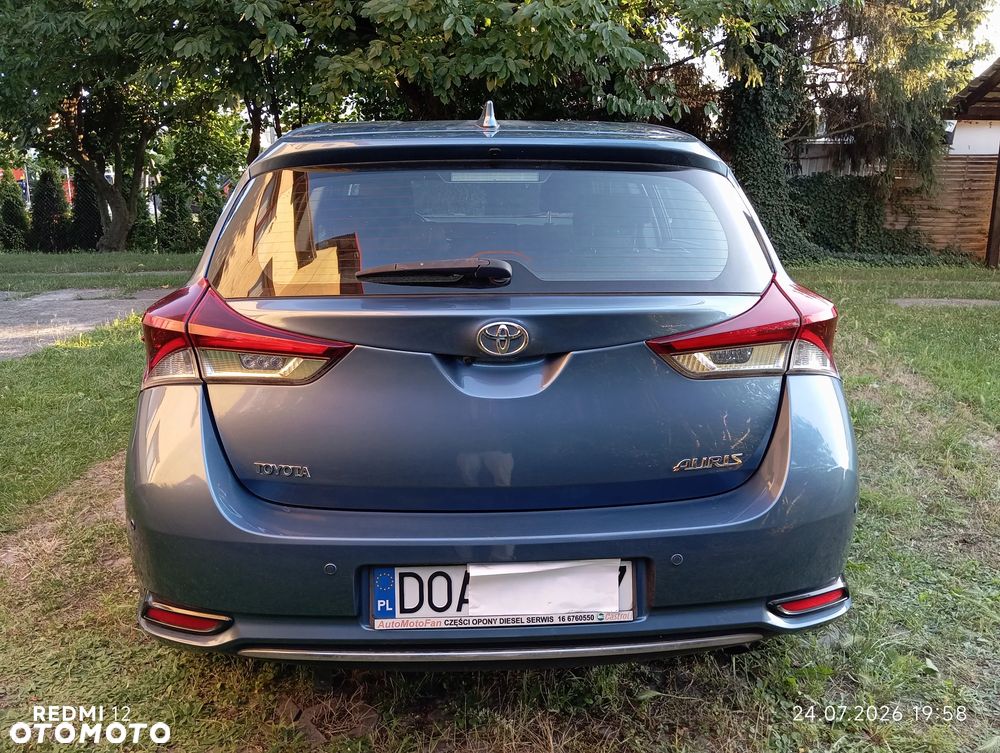 Toyota Auris 1.6 Premium Comfort - 4