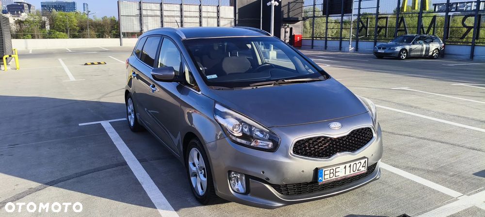 Kia Carens - 1