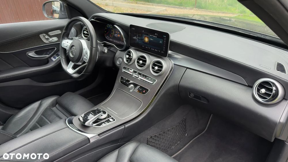 Mercedes-Benz Klasa C 400 4Matic 9G-TRONIC AMG Line - 28