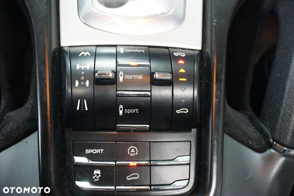 Porsche Cayenne GTS Tiptronic S - 34