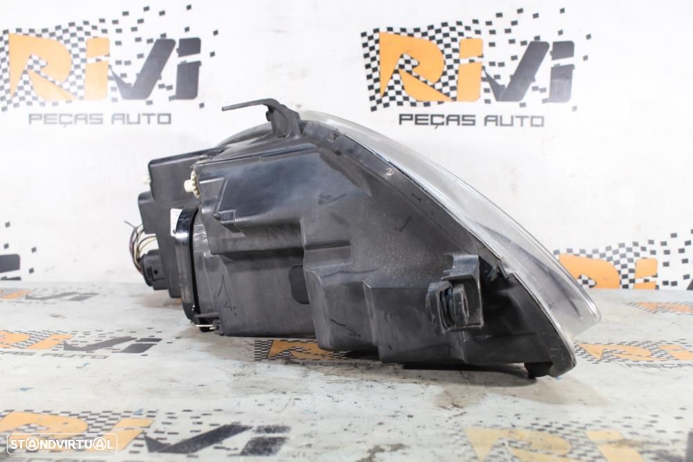 Ótica / Farol Esquerdo Seat Leon (1P1)  5P2941005d / 89315811 / Condut - 6