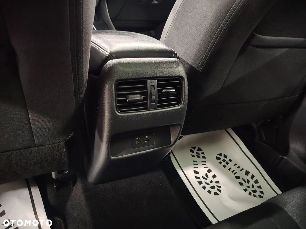 Nissan Qashqai 1.3 DIG-T DCT N-CONNECTA - 23