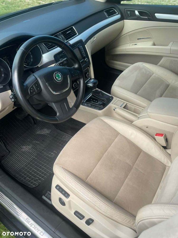 Skoda Superb 3.6 FSI 4x4 Platinum DSG - 5