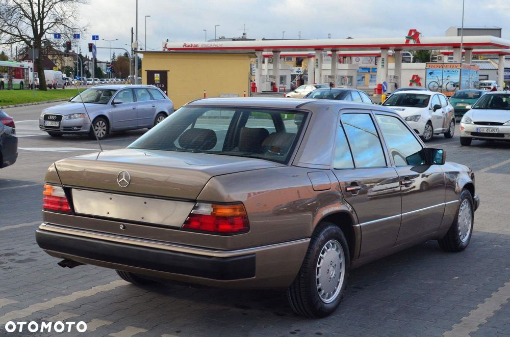 Mercedes-Benz W124 (1984-1993) - 19