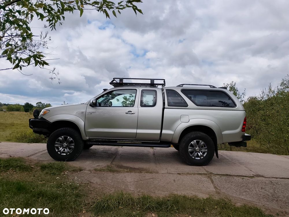 Toyota Hilux 2.5 D-4D SR5 - 5