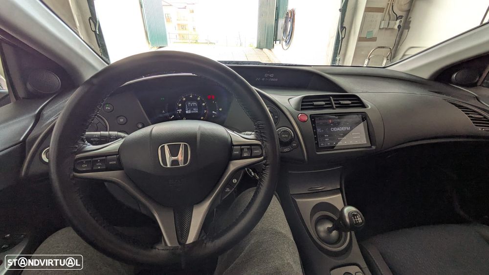 Honda Civic 1.8 Sport - 18