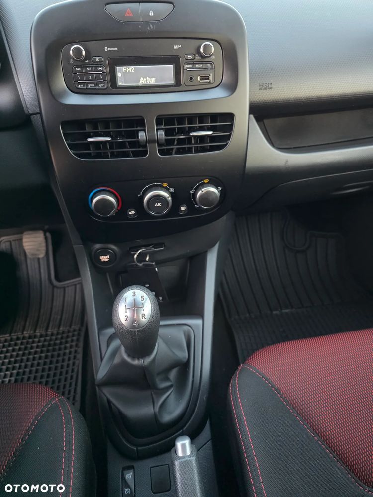 Renault Clio 1.2 16V 75 Expression - 28