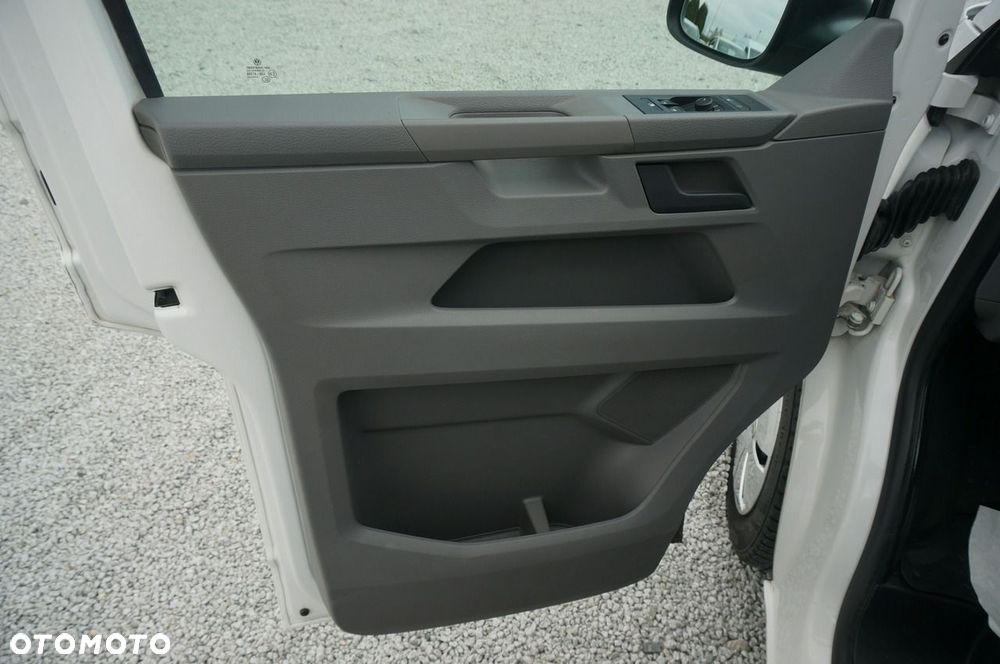Volkswagen Transporter - 11