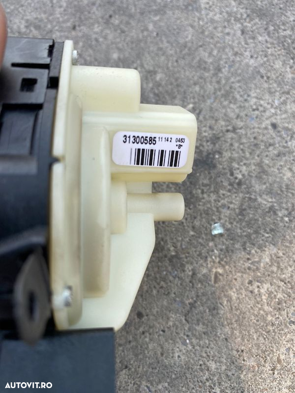 Contact Volvo V50 2011 31300585 - 2
