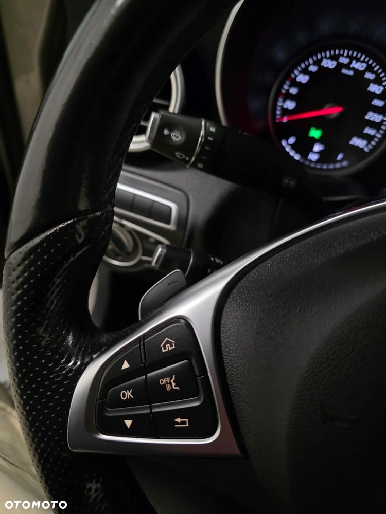 Mercedes-Benz GLC 250 4Matic 9G-TRONIC AMG Line - 22