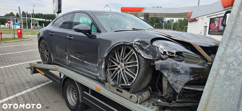 Porsche Panamera 4S - 4