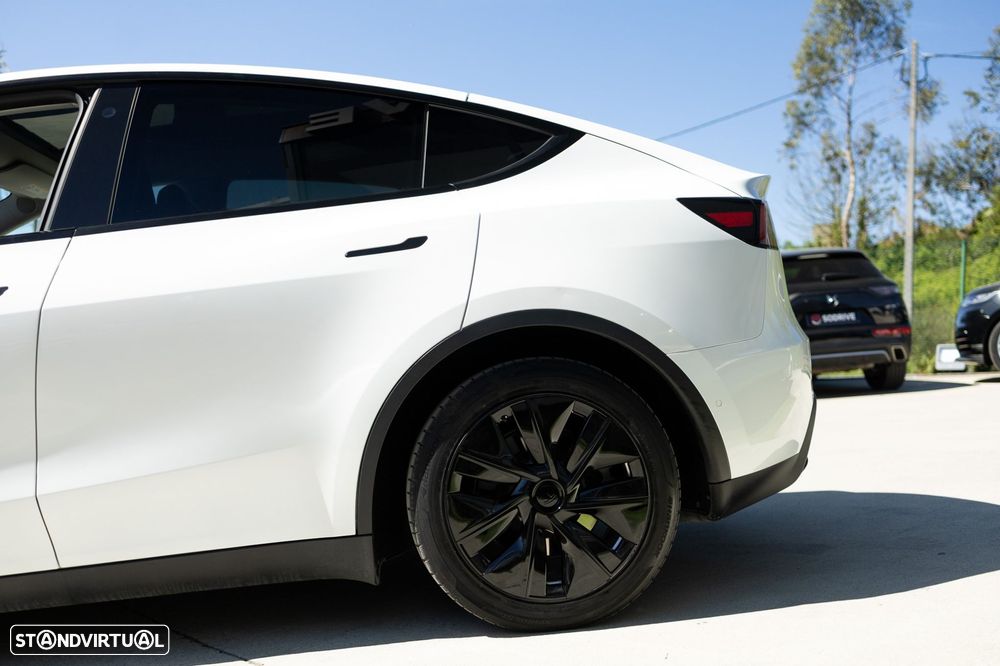 Tesla Model Y Long Range Dual Motor AWD - 15