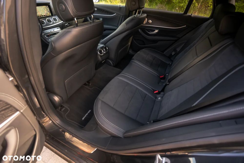 Mercedes-Benz Klasa E 300de 4Matic 9G-TRONIC - 21