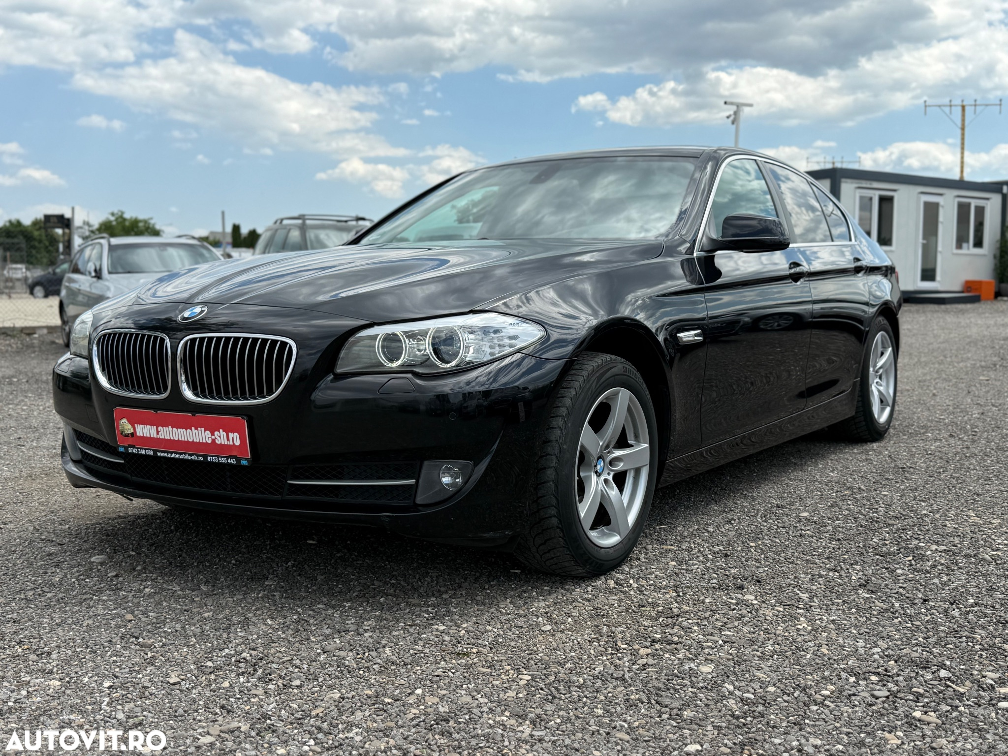 BMW Seria 5 520d Sport-Aut. BluePerformance - 2