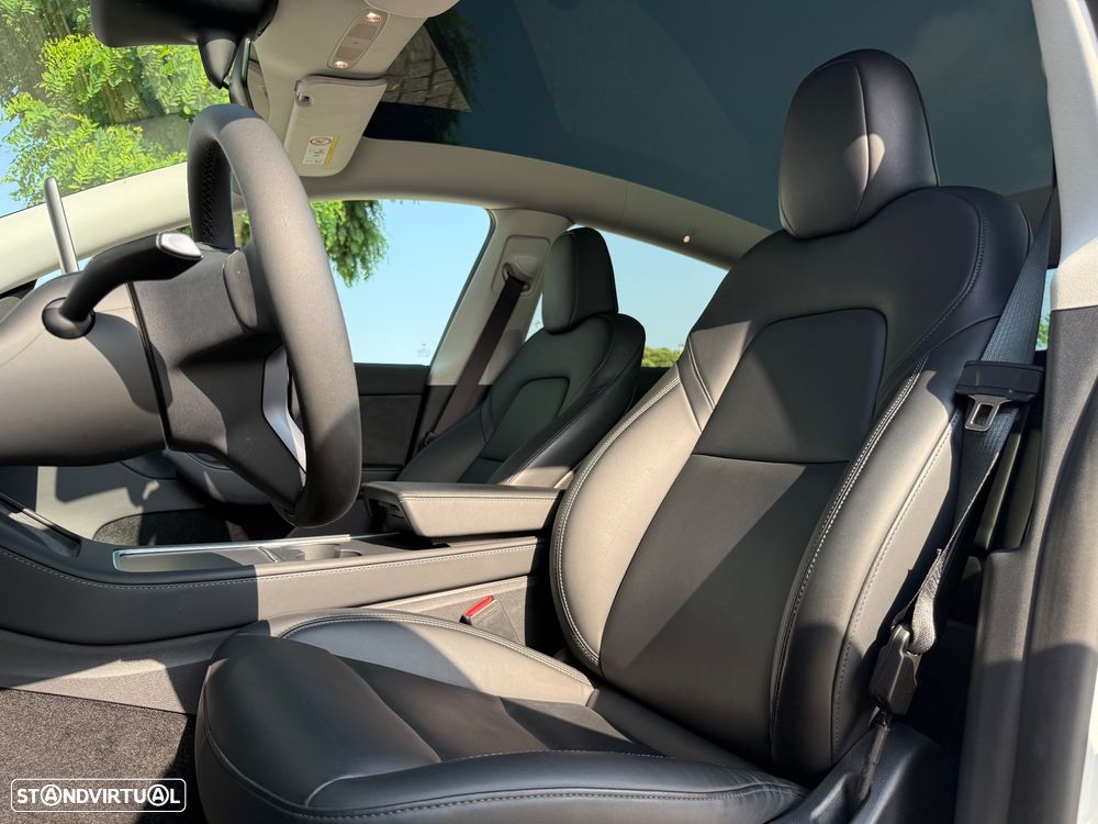 Tesla Model Y Long Range Dual Motor AWD - 14