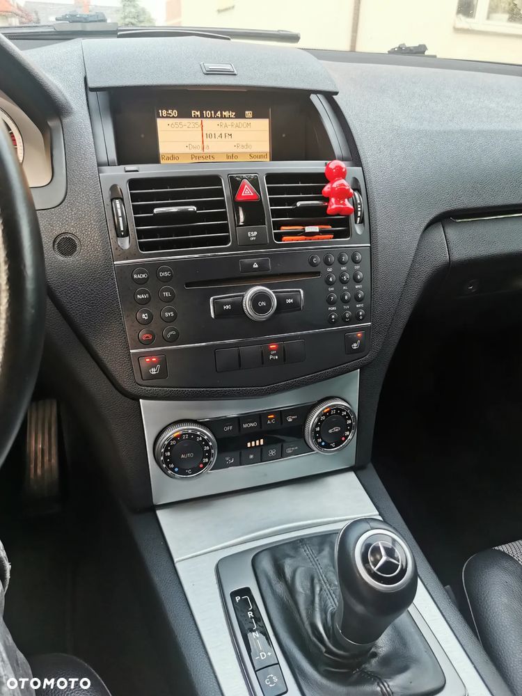 Mercedes-Benz Klasa C 320 CDI DPF 7G-TRONIC Avantgarde - 9