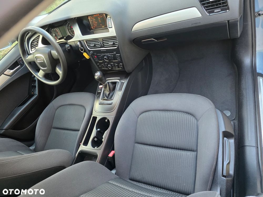 Audi A4 ver-1-8-tfsi-attraction - 27