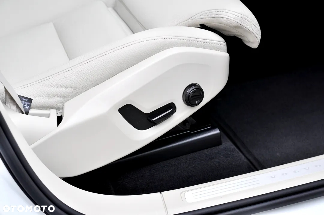 Volvo XC 60 B4 B Geartronic Inscription - 23