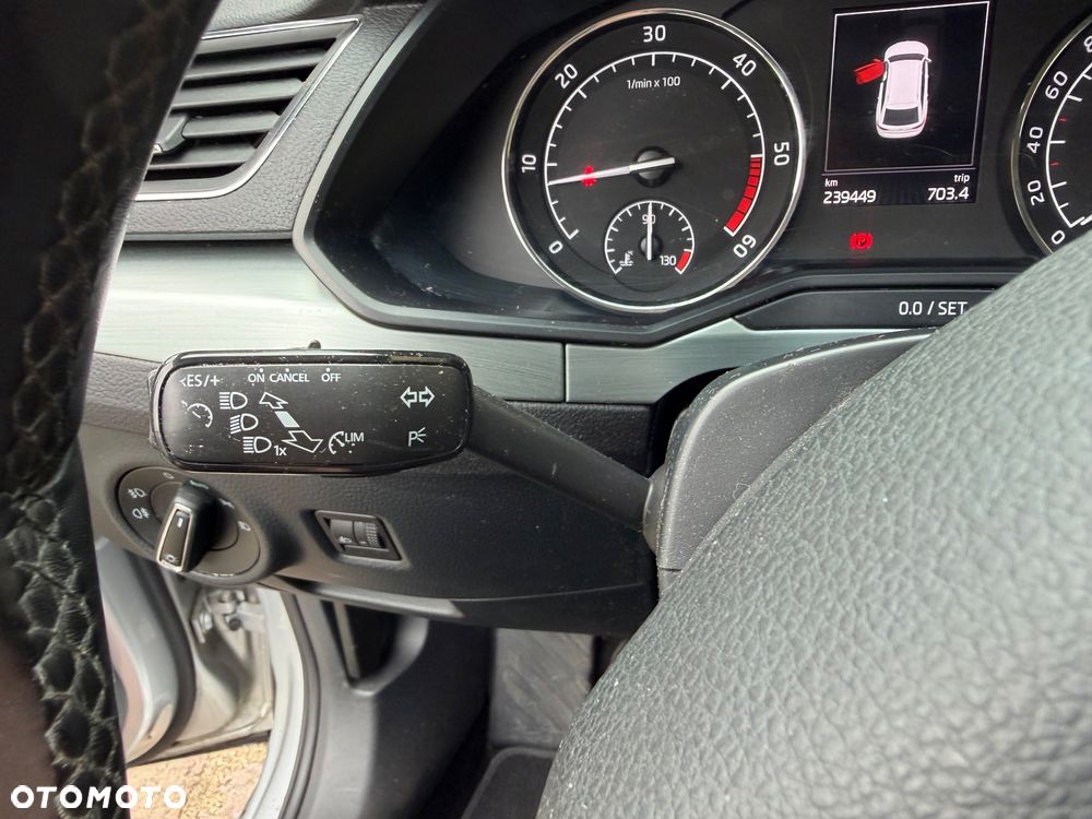 Skoda Superb 1.6 TDI GreenLine - 27