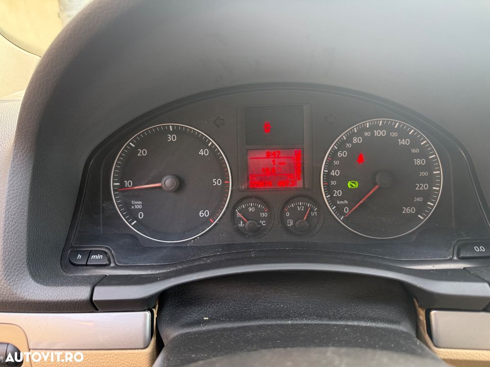 Volkswagen Golf 1.9 TDI DSG Individual - 7