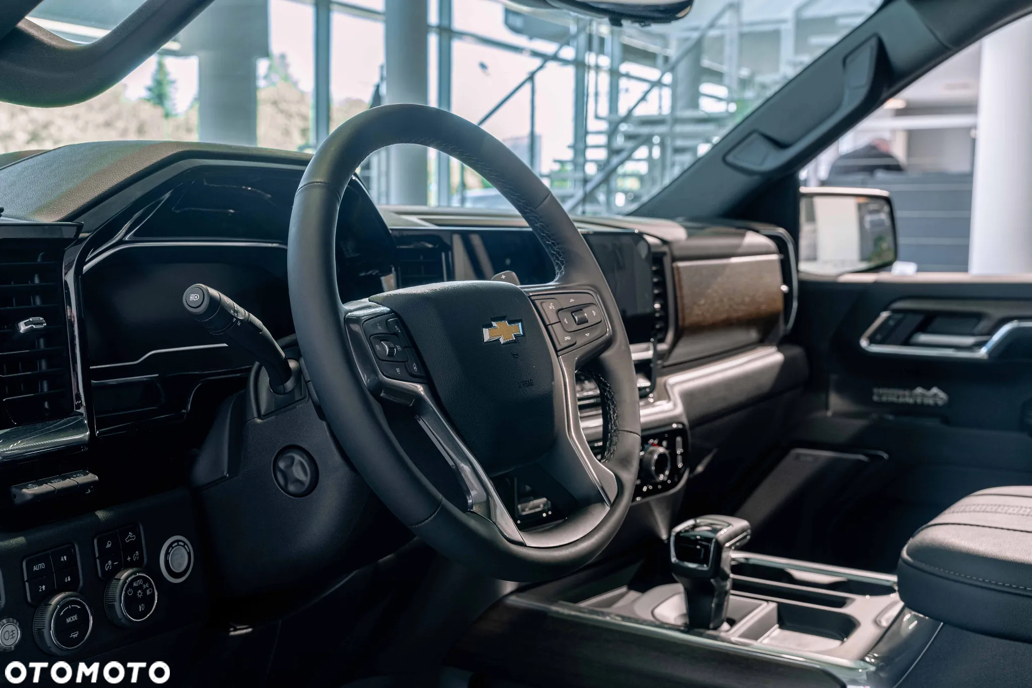 Chevrolet Silverado - 34