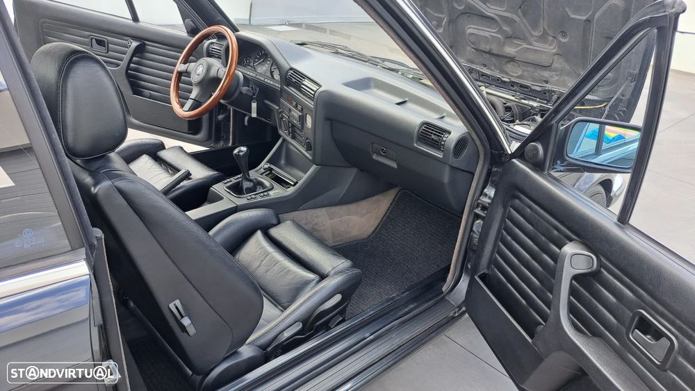 BMW 320 i Cabriolet - 24
