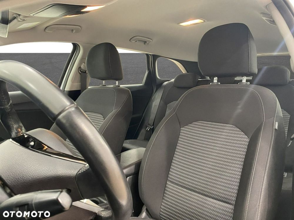 Kia Ceed - 10