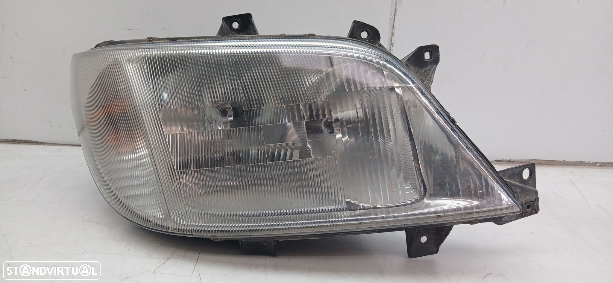 Ótica / farol direita MERCEDES-BENZ Sprinter 2-t Chassis (901, 902) - 1
