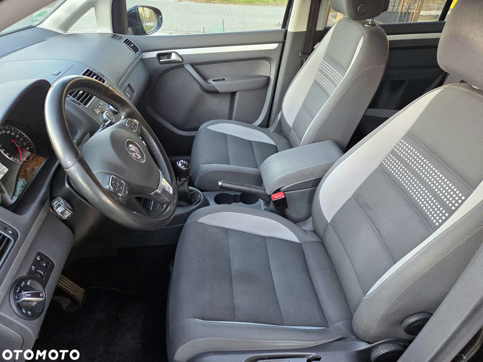 Volkswagen Touran 1.6 TDI DPF BlueMotion Technology Life - 12