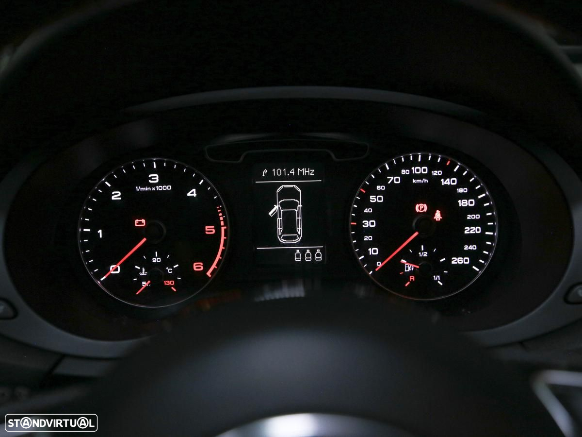 Audi Q3 2.0 TDI S-line - 13