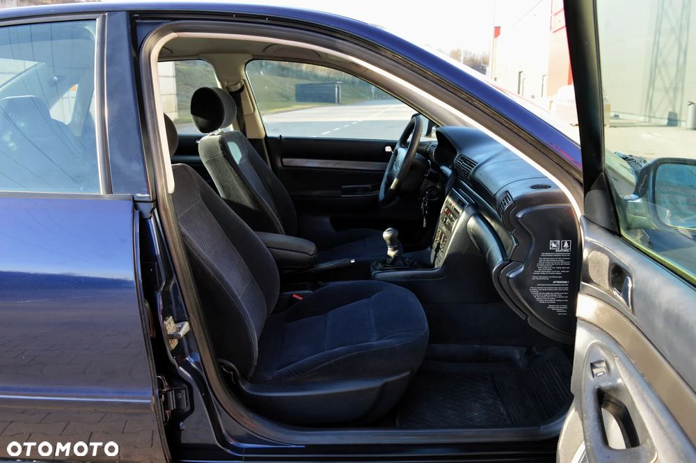 Audi A4 Limousine - 13