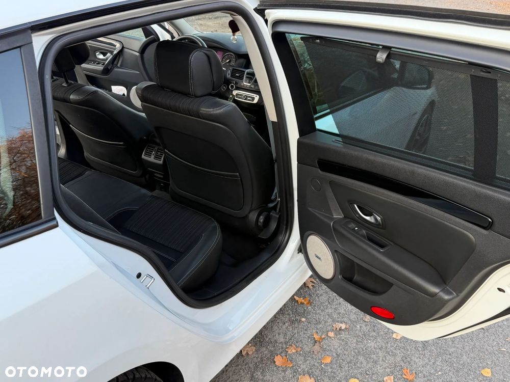 Renault Laguna Grandtour ENERGY dCi 130 FAP Start-Stop Bose Edition - 10