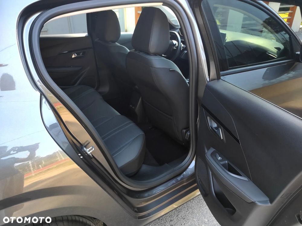 Peugeot 208 - 14
