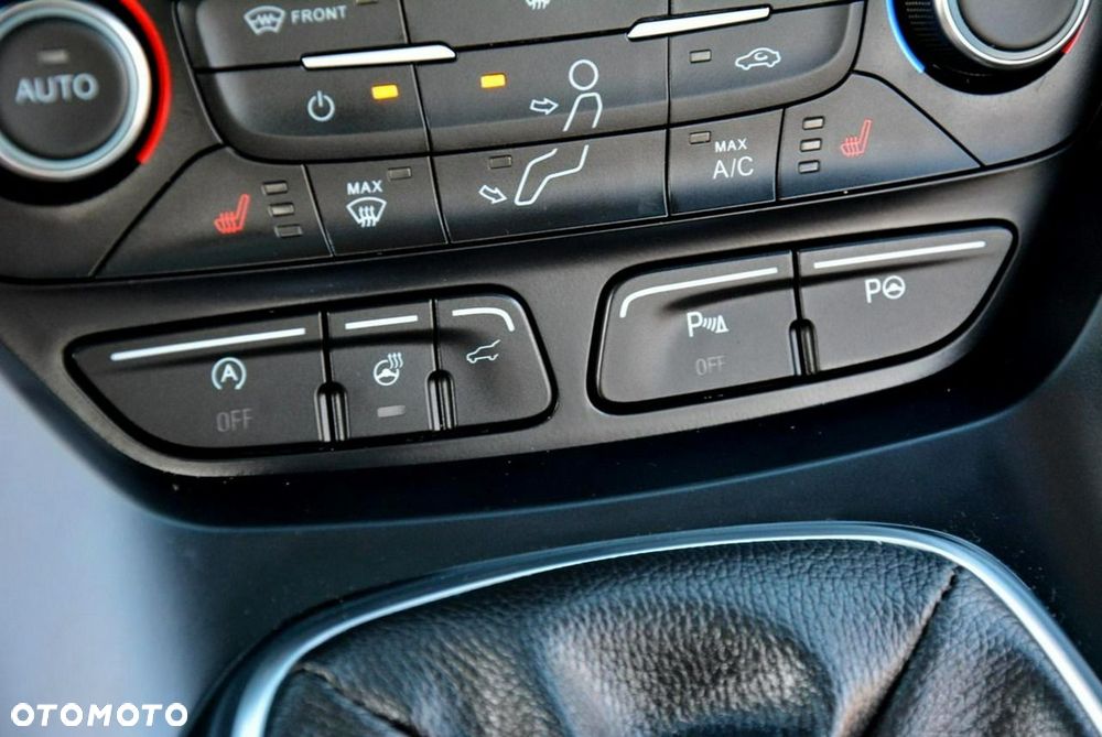 Ford Kuga 1.5 EcoBoost 2x4 ST-Line - 25