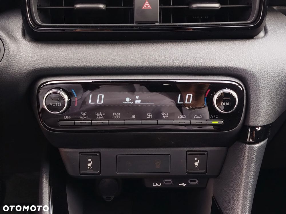 Toyota Yaris Hybrid 1.5 Executive - 13