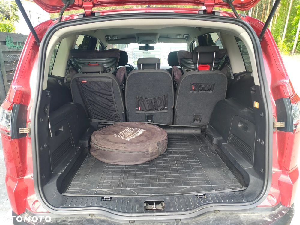 Ford S-Max - 17
