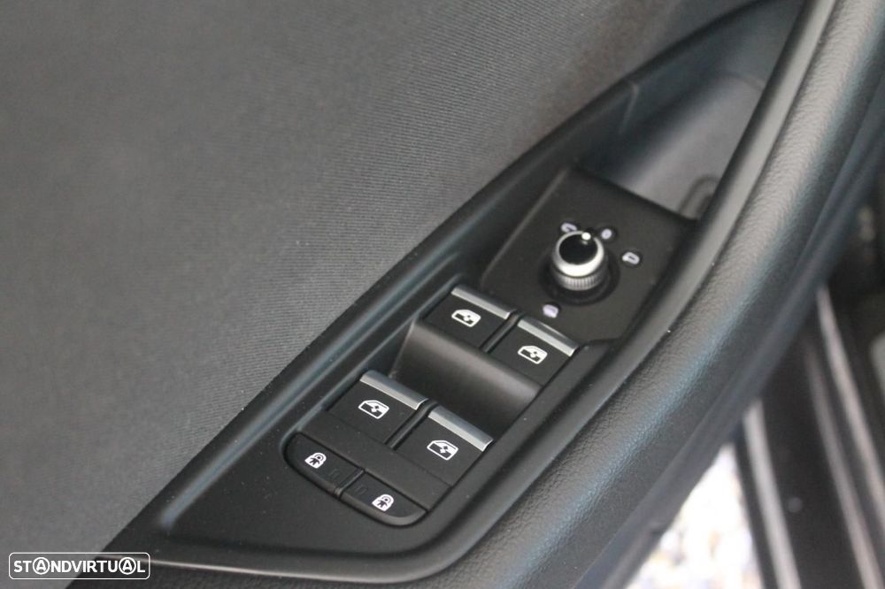 Audi A4 Avant 30 TDI Advanced S tronic - 31