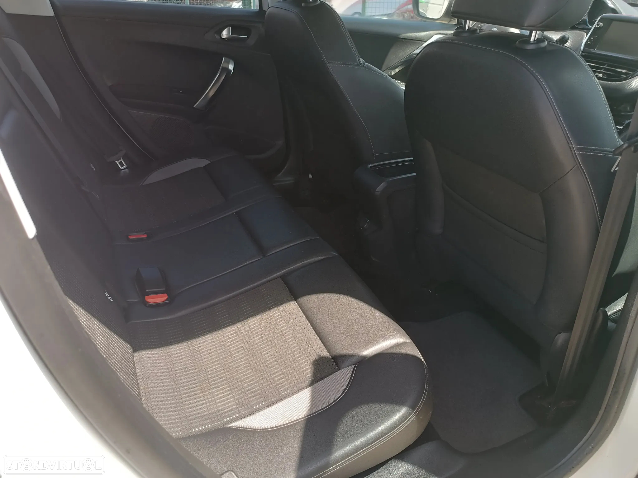 Peugeot 2008 - 23