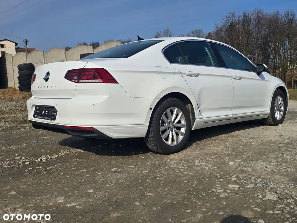 Volkswagen Passat 2.0 TDI (BlueMotion Technology) Comfortline - 4