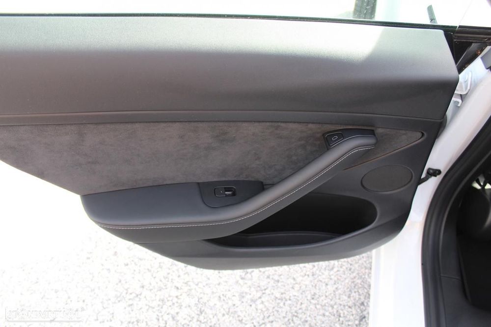 Tesla Model 3 Tração Traseira - 27