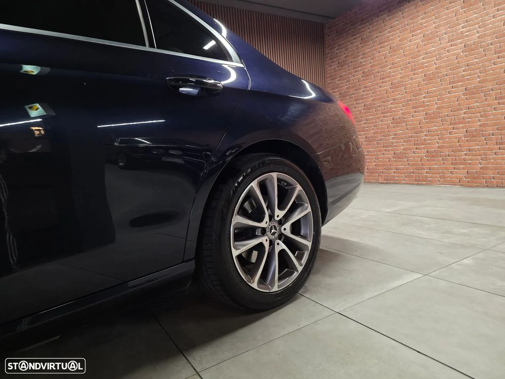 Mercedes-Benz E 220 d 9G-TRONIC Exclusive - 41