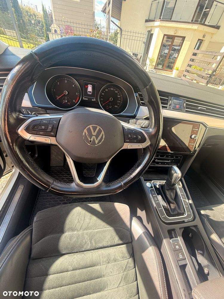 Volkswagen Passat 2.0 TDI EVO Elegance DSG - 10