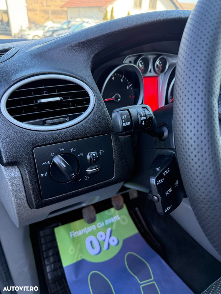 Ford Focus 1.6 16V Titanium - 36